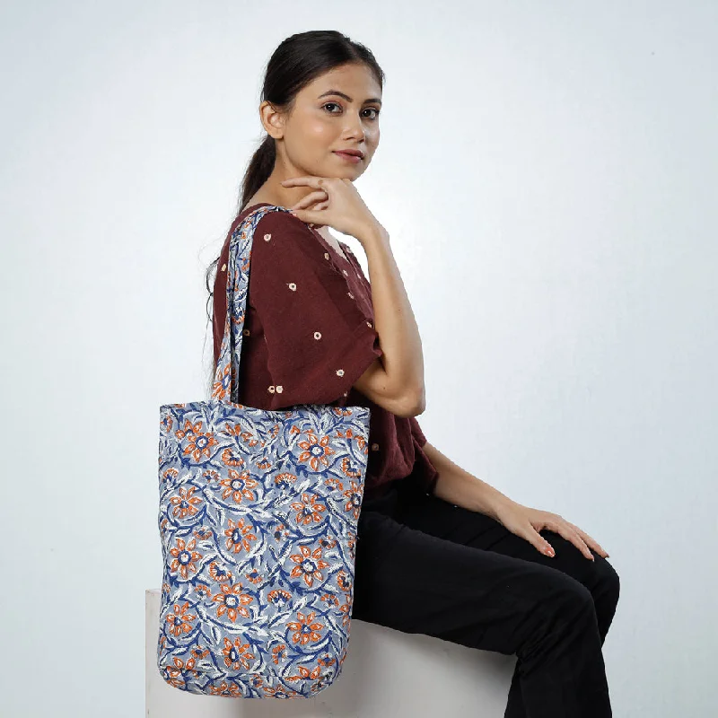 Shoulder bags with glossy finish for quiet shine -Grey - Handcrafted Quilted Sanganeri Block Printed Shoulder Bag