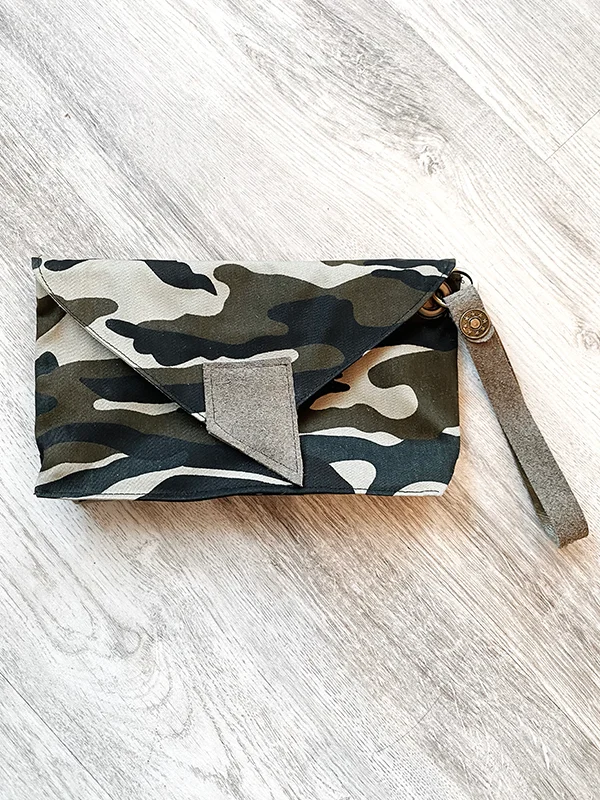 Large canvas tote bags for shopping, groceries, or beach vacations -Camo Clutch