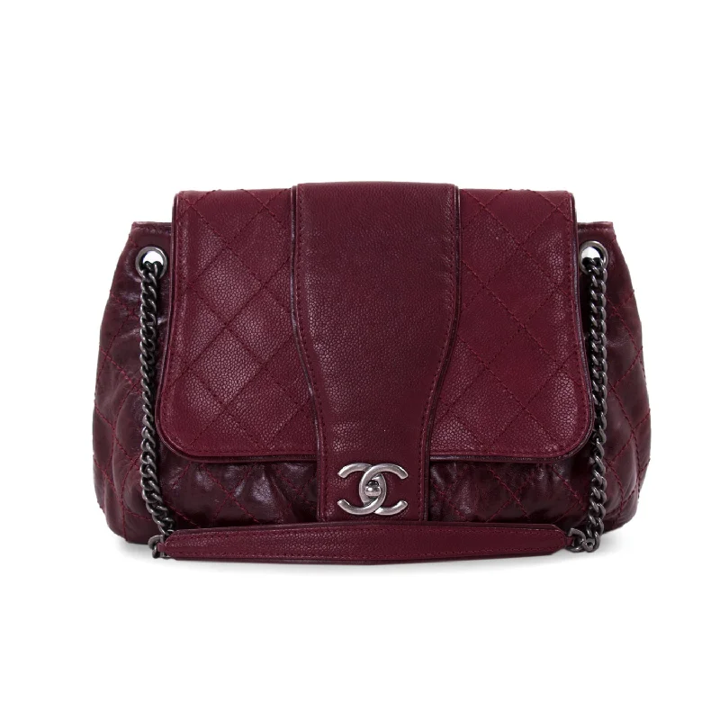 Shoulder bags perfect for markets with ample room -Chanel Accordion CC Flap Bag