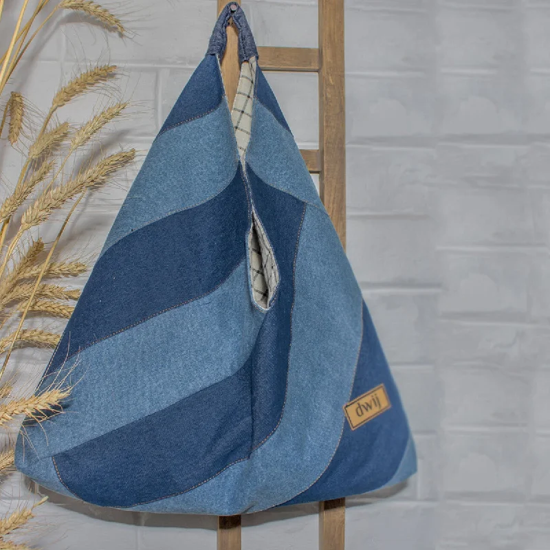 Shoulder bags echoing vintage clutch bag charm -Blue - Upcycled Bento Tote Bags